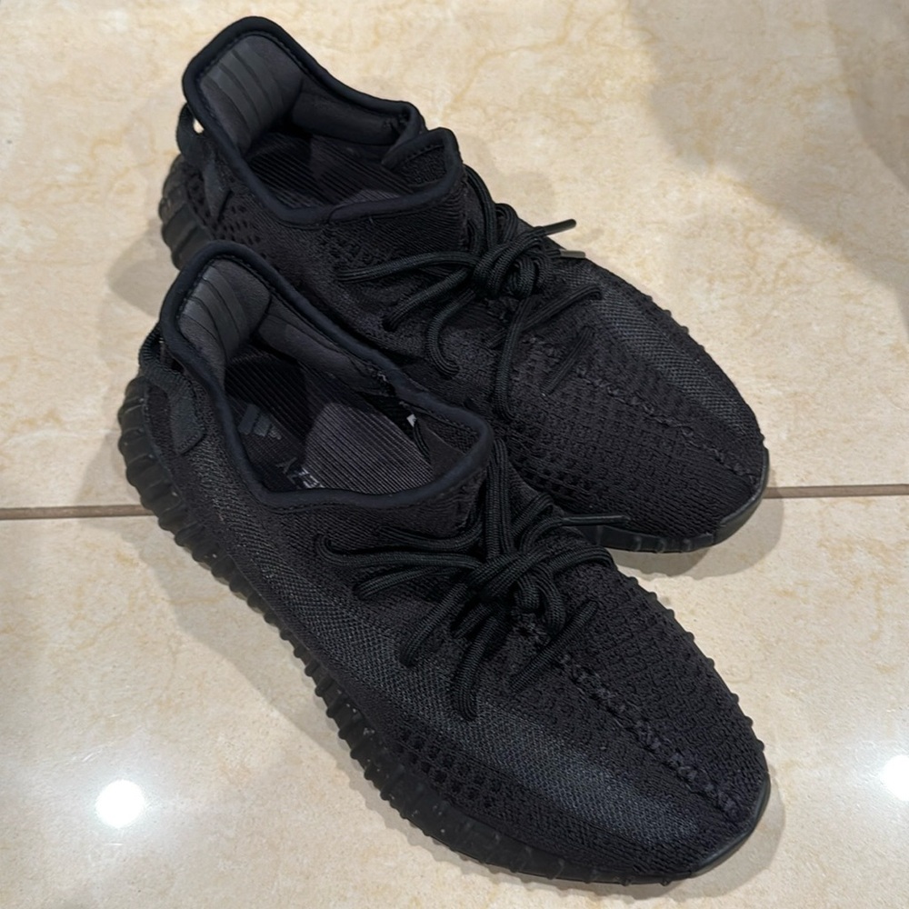 YEEZY Boost 350 V2